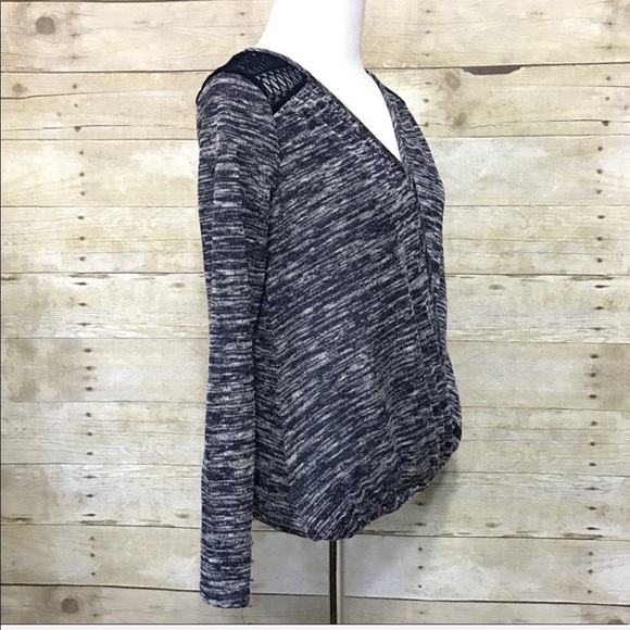 Maurices marled knit cut-out lace trim mock wrap XS top - Picture 5 of 9